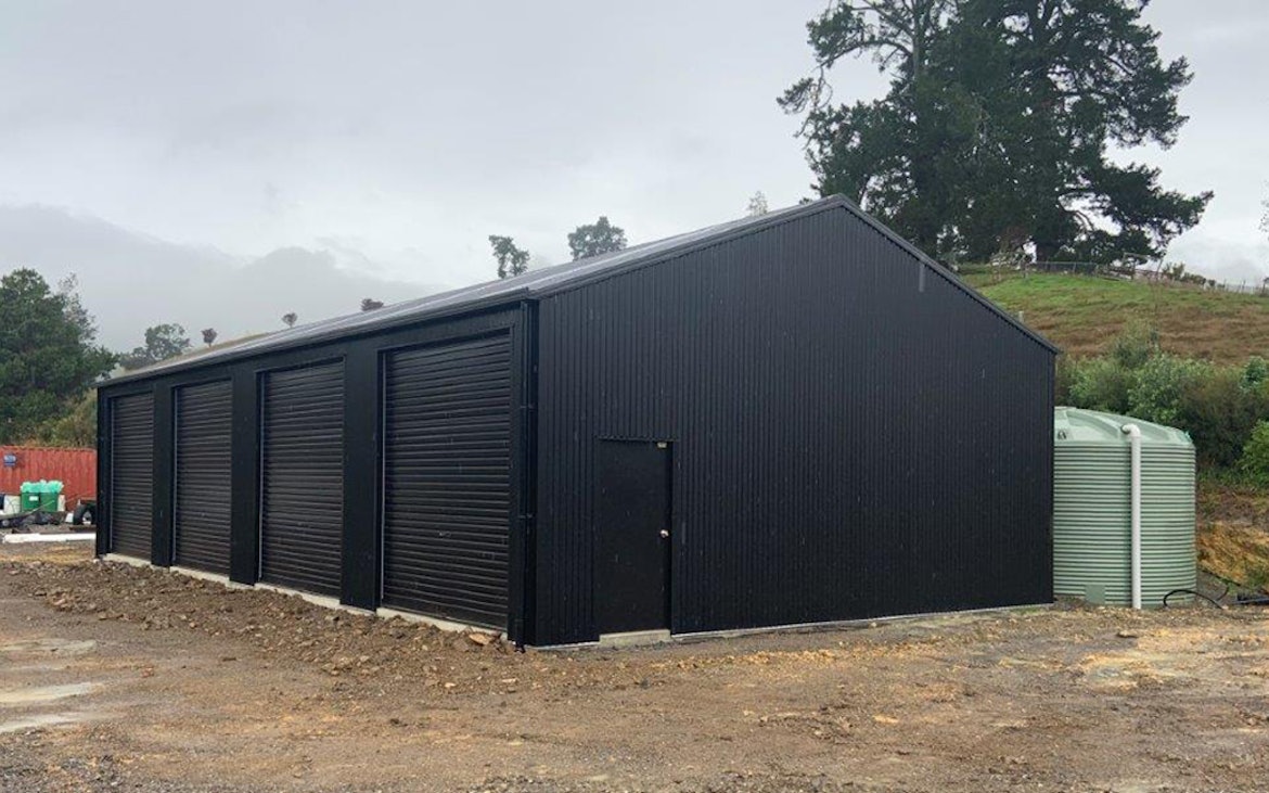 16m L x 8m W x 3.3 m H - Ebony Corrugate (20 degree pitch)